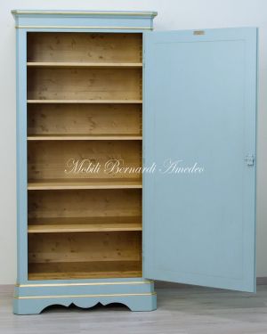 Armadietto in legno massello laccato con colori a scelta